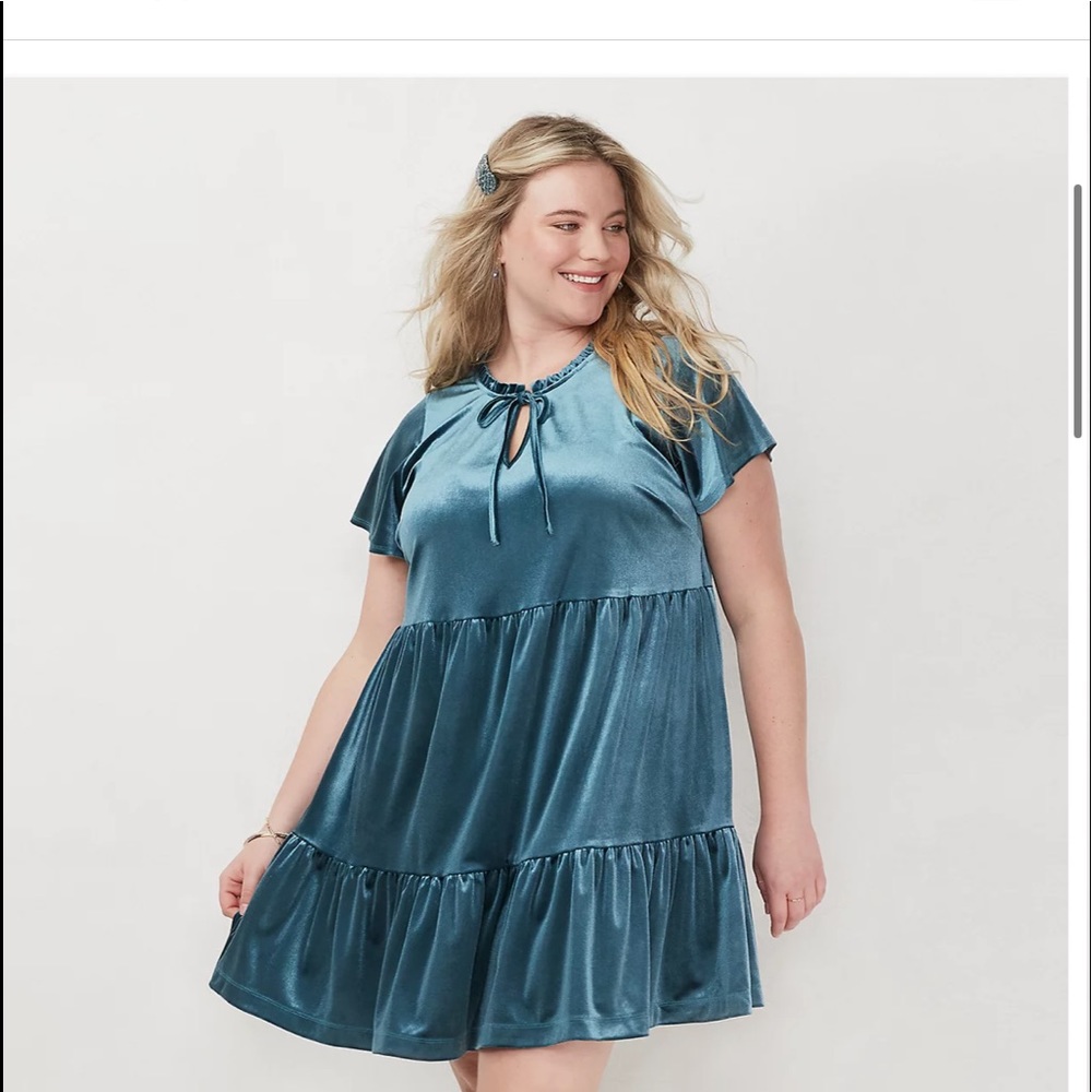👗 Lauren Conrad Velvet Babydoll dress 👗